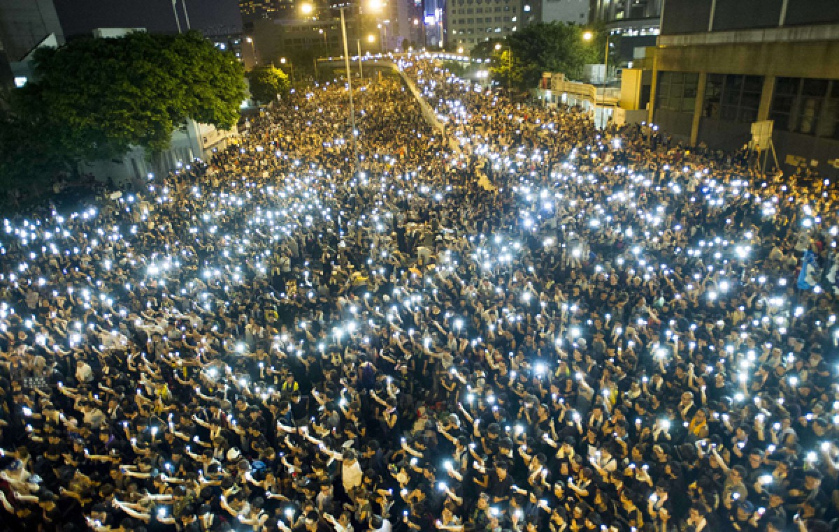 Multitudinarias protestas en Hong Kong en reclamo de una apertura democrática