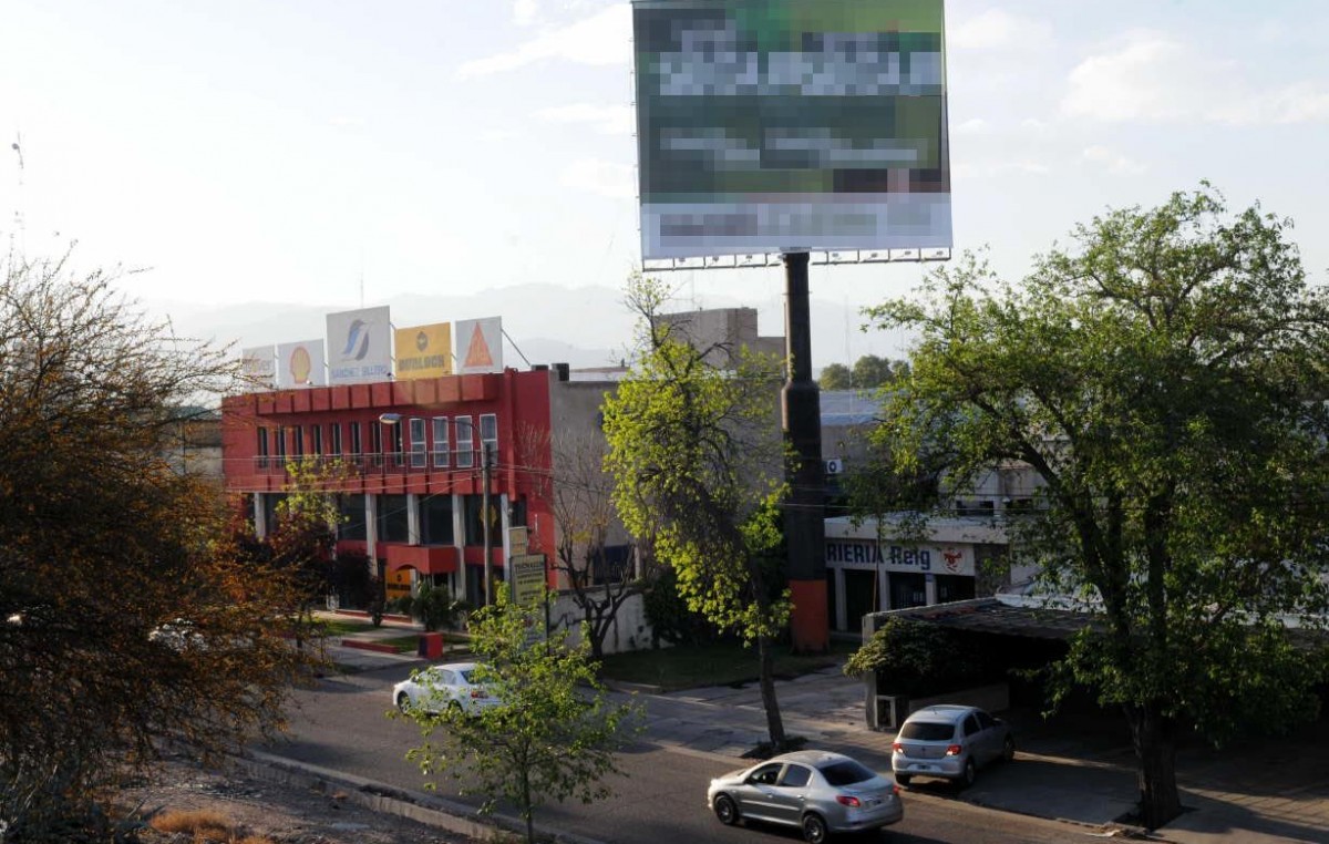 Guaymallén quiere regular la publicidad en la vía pública