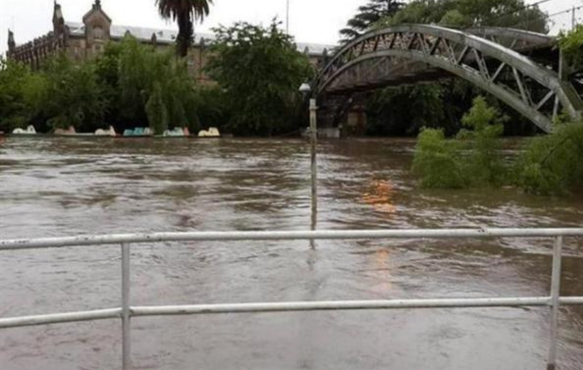 Alerta Roja: El Río Luján sigue creciendo y alcalde prevé una inundación similar a la del 2012