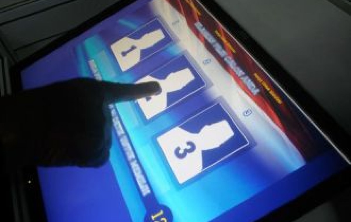 El voto electrónico debuta en Mendoza