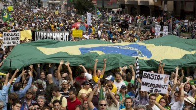 Miles de brasileños protestaron en contra de Rousseff y la corrupción