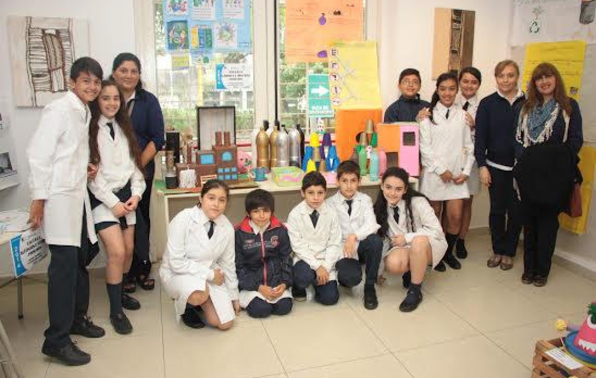 Reutilización de residuos: estudiantes municipales de Tucumán expusieron proyectos