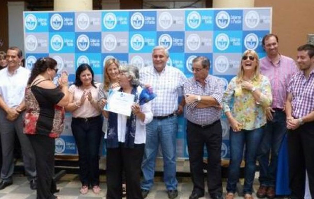 Corrientes: Pases a planta, contratos y homenajes marcaron la fiesta de los municipales