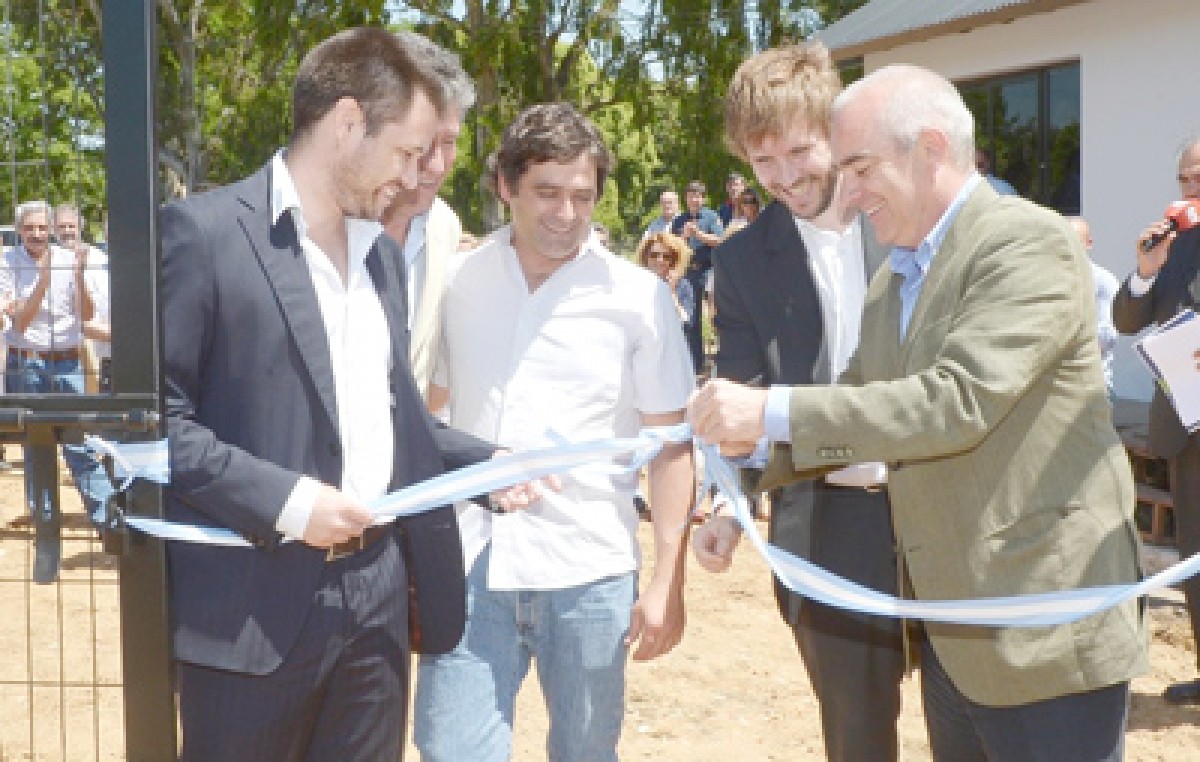 Autoridades y empresarios inauguraron el primer parque industrial de Balcarce