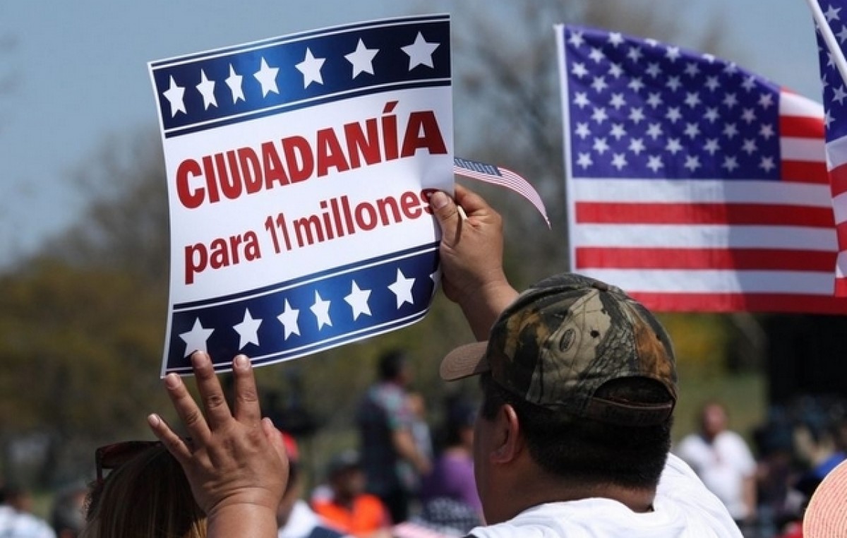 Obama pretende evitar la deportación de cinco millones de indocumentados en EE.UU.