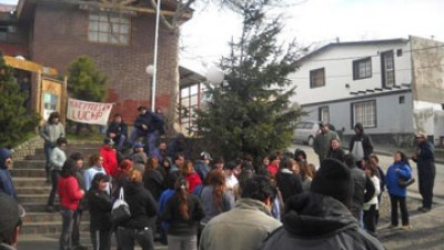 Municipales levantaron el bloqueo al municipio de Río Turbio