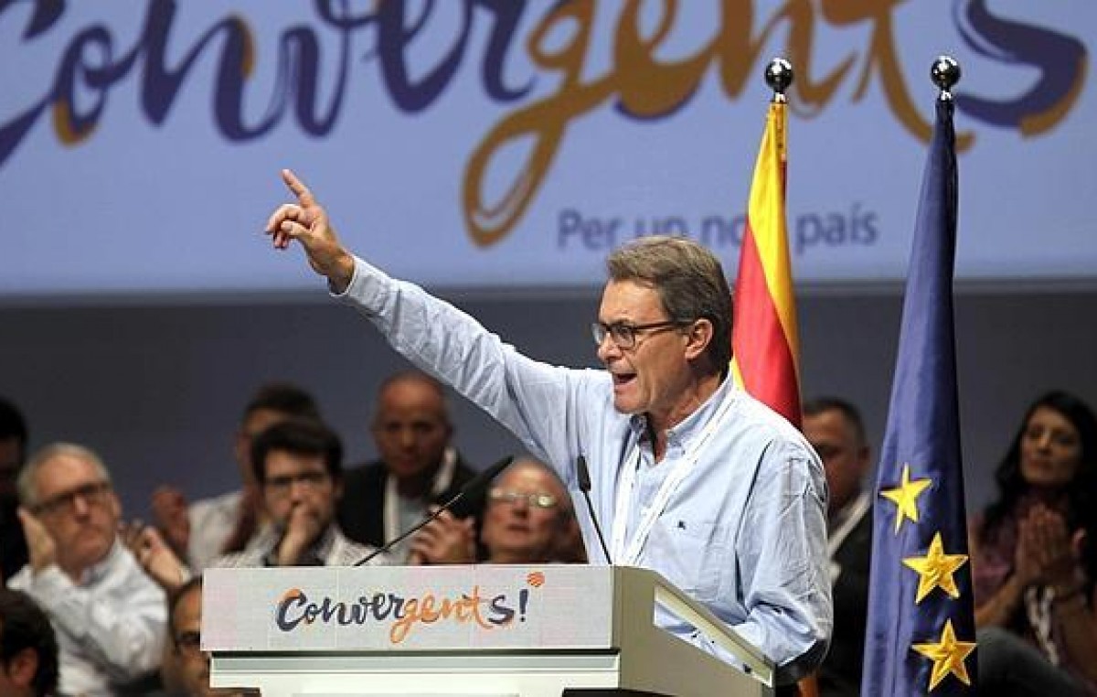 El presidente catalán propuso elecciones con lista única para separarse de España en 18 meses.