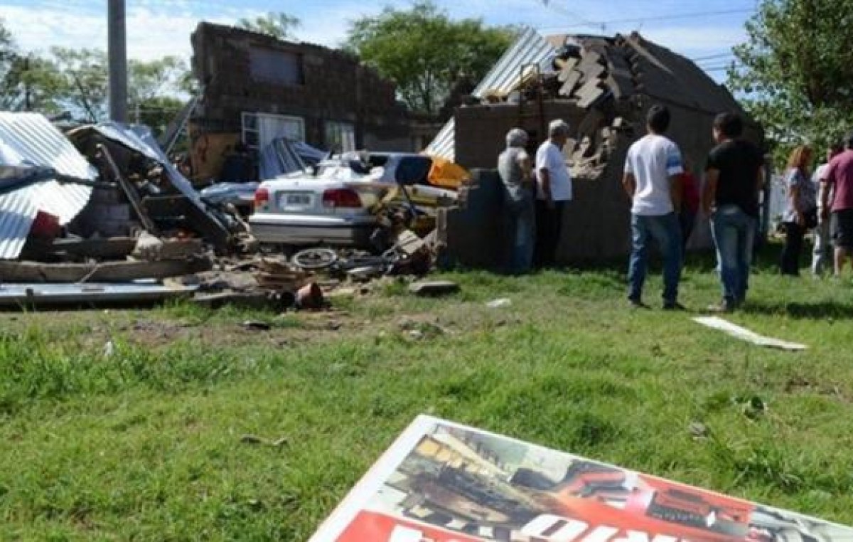 El tornado dañó más de 80 casas en Río Tercero
