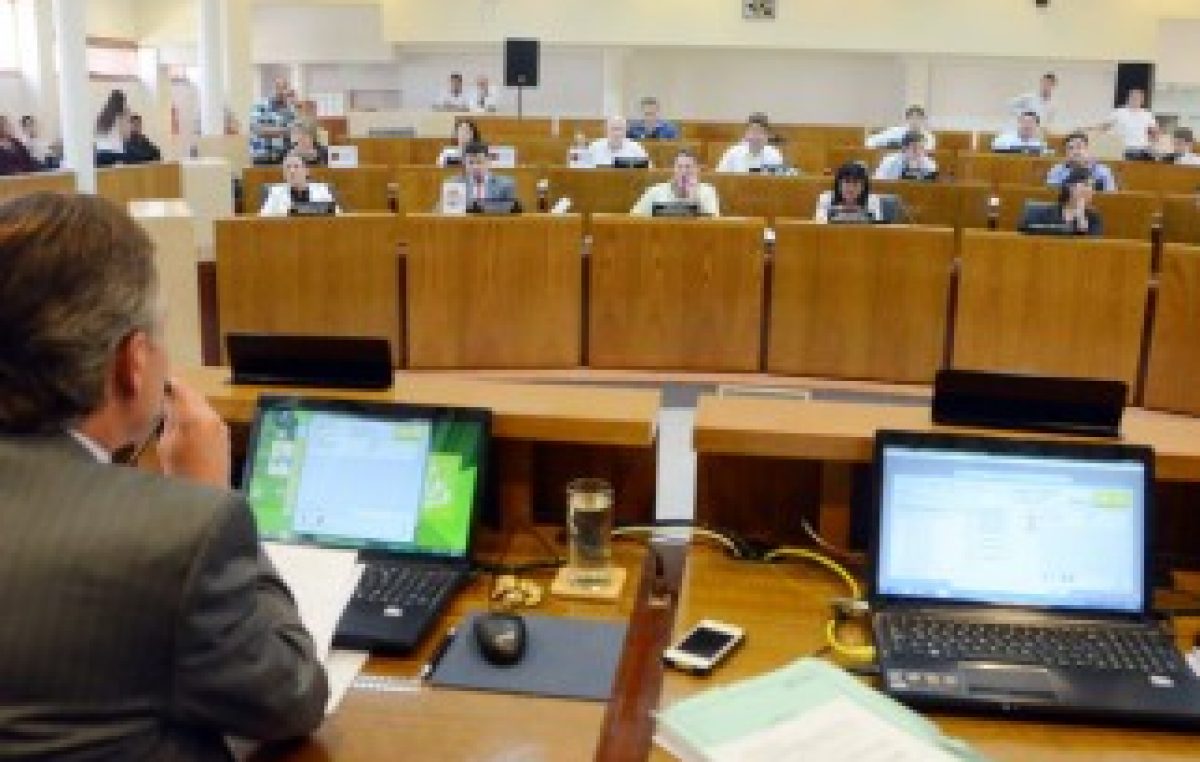 Neuquén: El Concejo aprueba el “impuestazo” y los fondos municipales