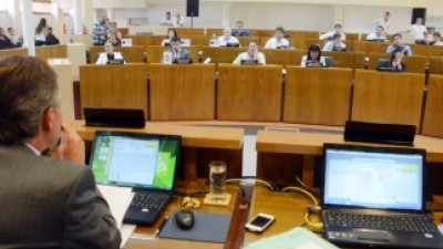 Neuquén: El Concejo aprueba el “impuestazo” y los fondos municipales