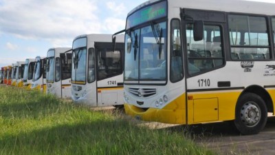 La Municipalidad de Bariloche suma críticas por la contratación de Autobuses Santa Fe