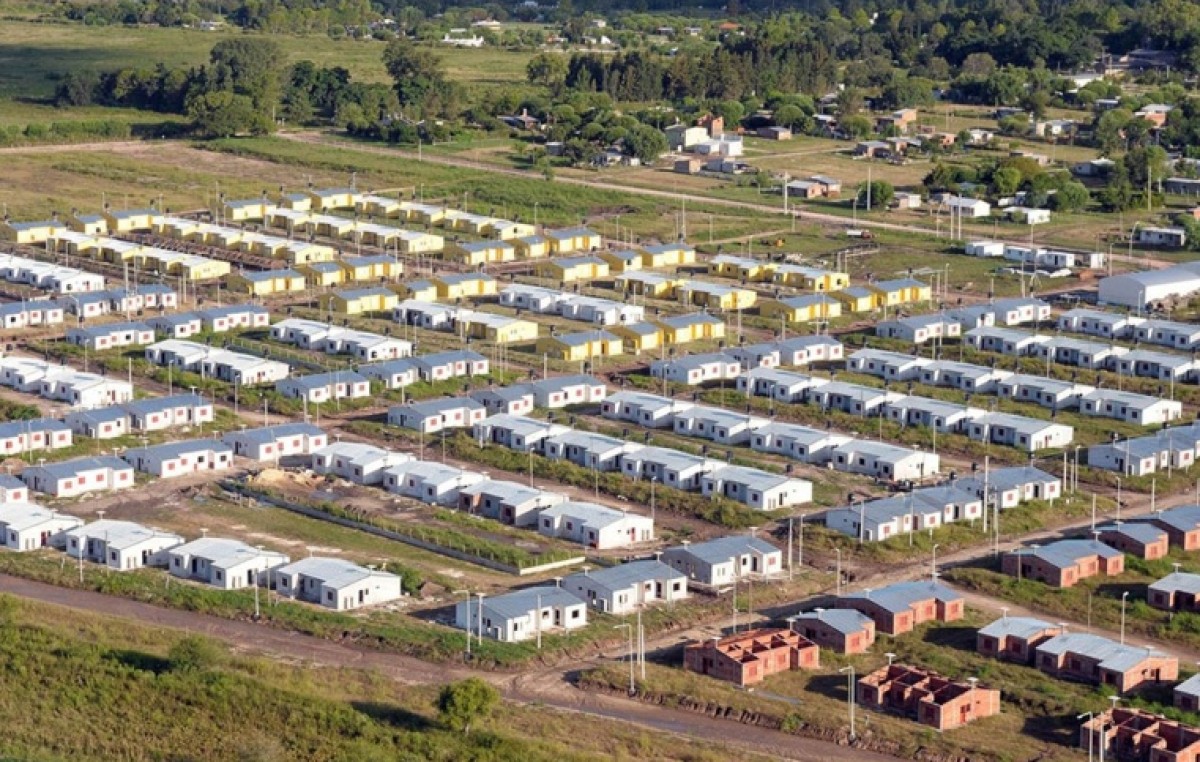 Este lunes se entregan 569 nuevas viviendas del IAPV en Paraná y Colonia Avellaneda.