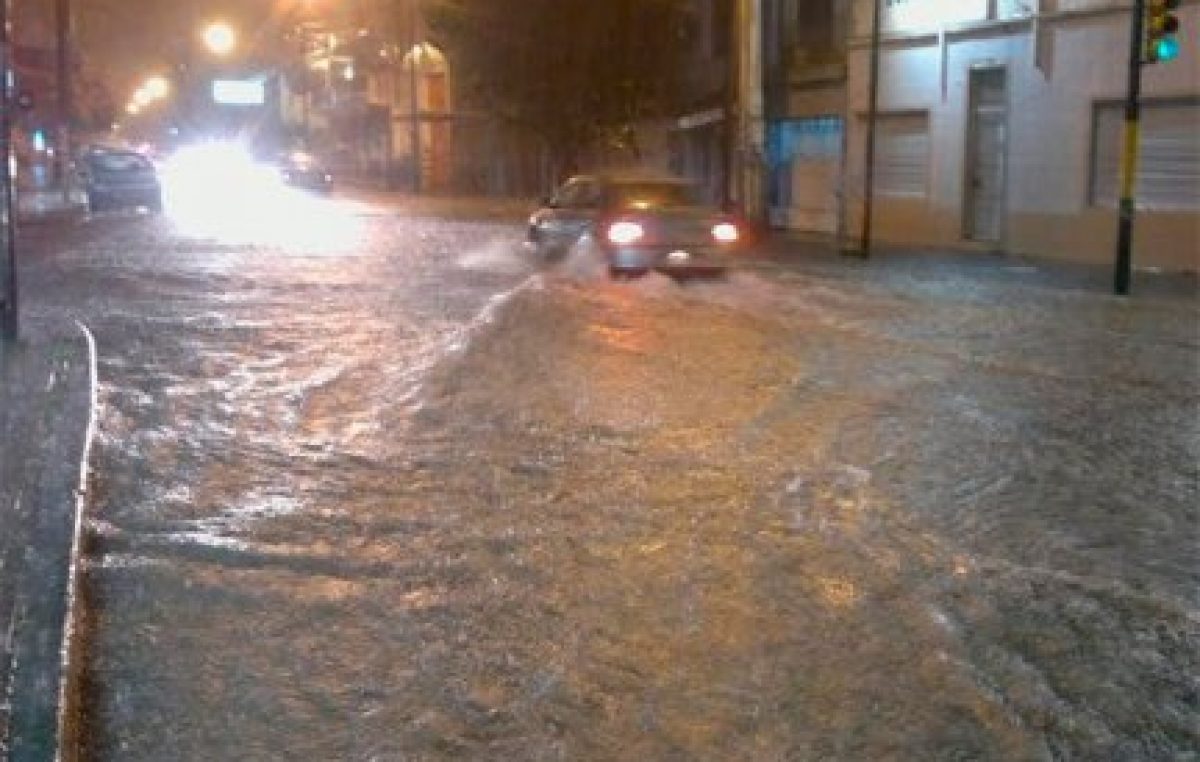 Hay evacuados en Corrientes e inundaciones en Salta por el temporal