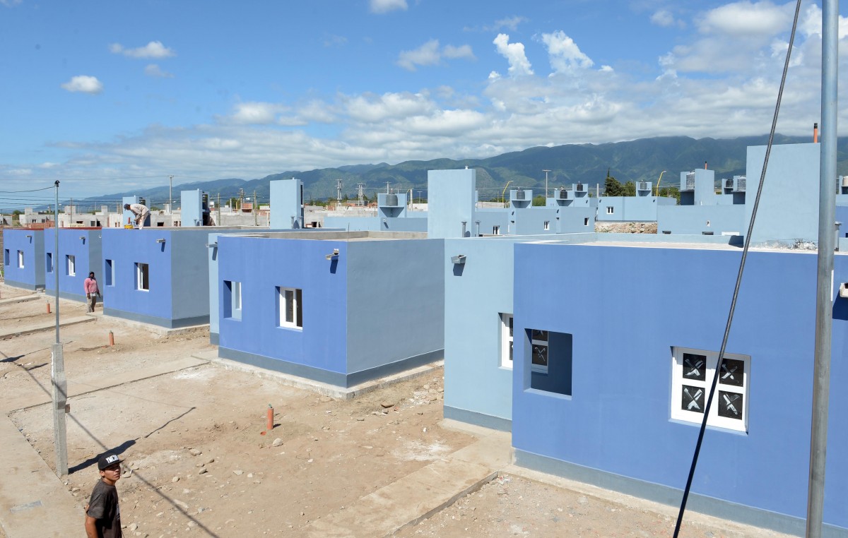 Entrega de nuevas viviendas en el sur de la ciudad de Catamarca
