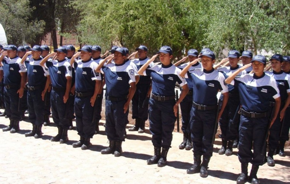 Se realizó el lanzamiento de la policía turística en Purmamarca