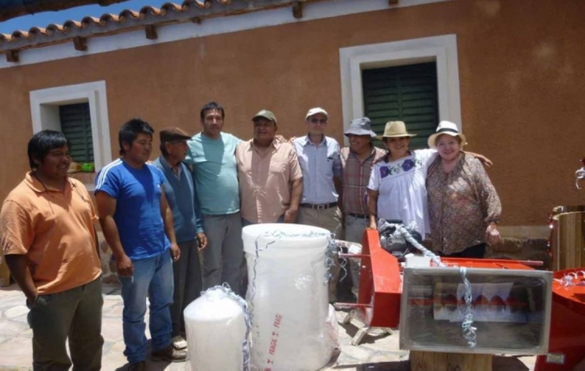 Entregaron equipos para hacer vinos artesanales en Humahuaca