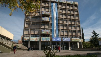 El Intendente de Mendoza sorteará los espacios de cartelería entre todos los precandidatos