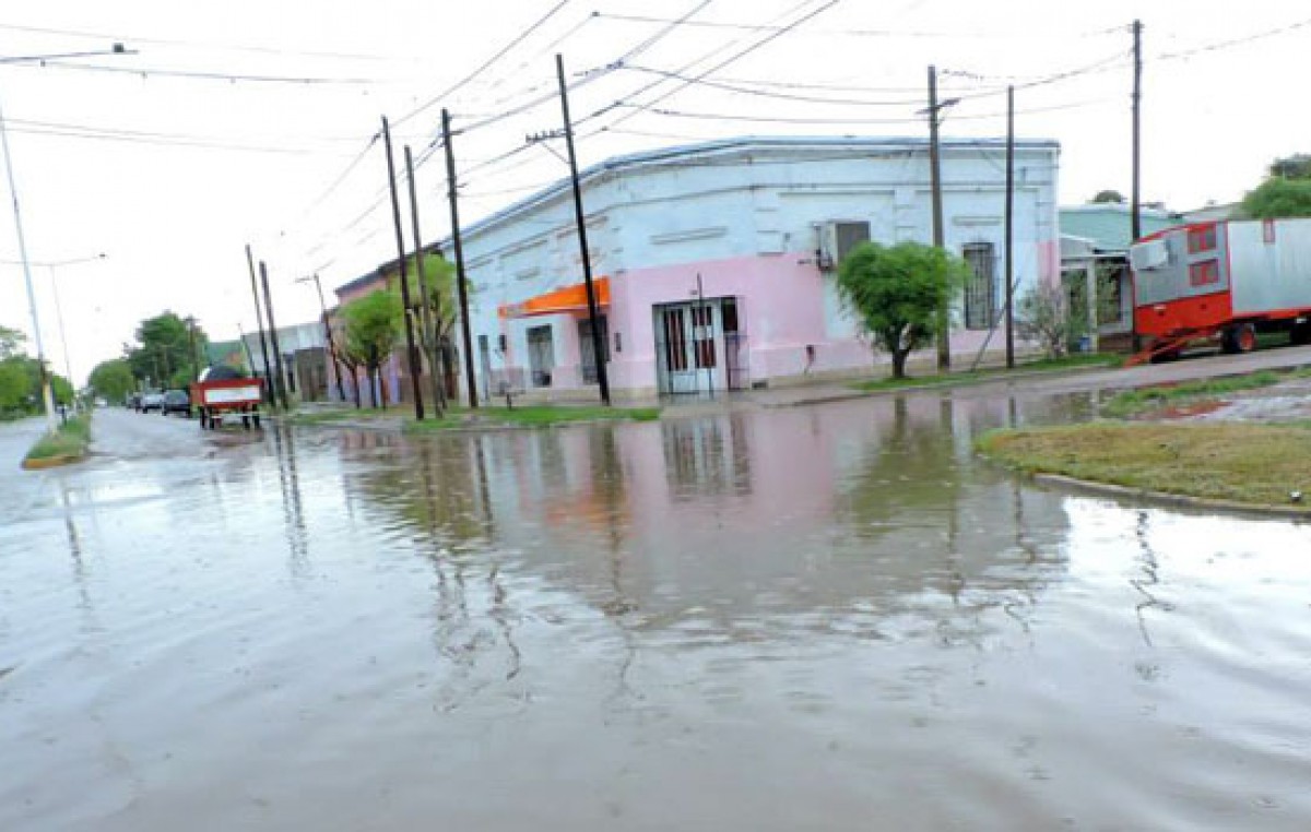 Las intensas lluvias además de complicar a Bandera amenazan a cuatro departamentos