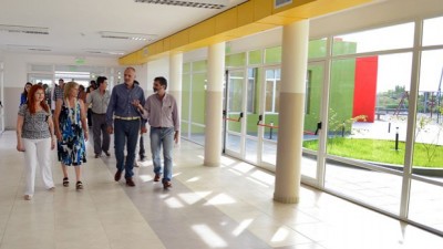 En Trelew, el Gobernador firmó acuerdos por obras que sirven para “hacer realidad los sueños”