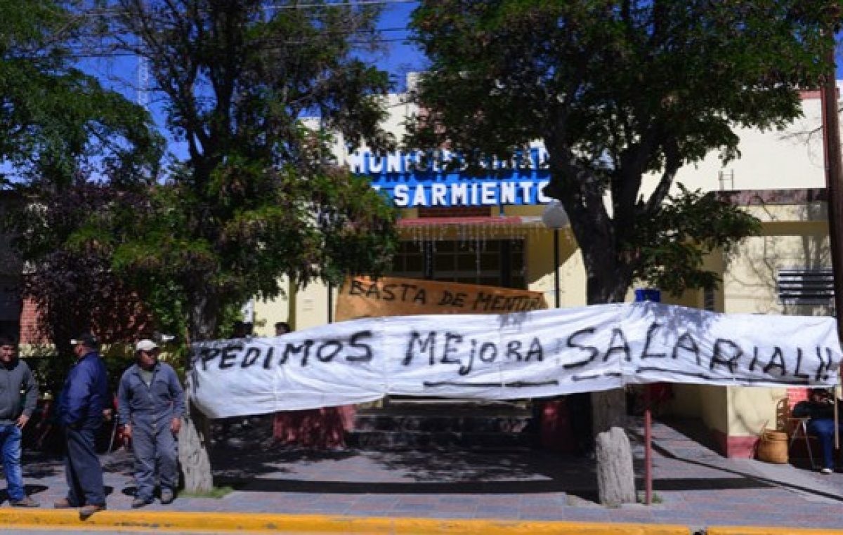 El Intendente de Sarmiento no quiere que suenen bombos en las protestas municipales