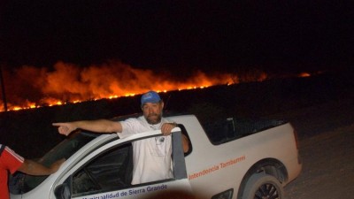 Río Negro: 12 mil evacuados en Playas Doradas por voraz incendio