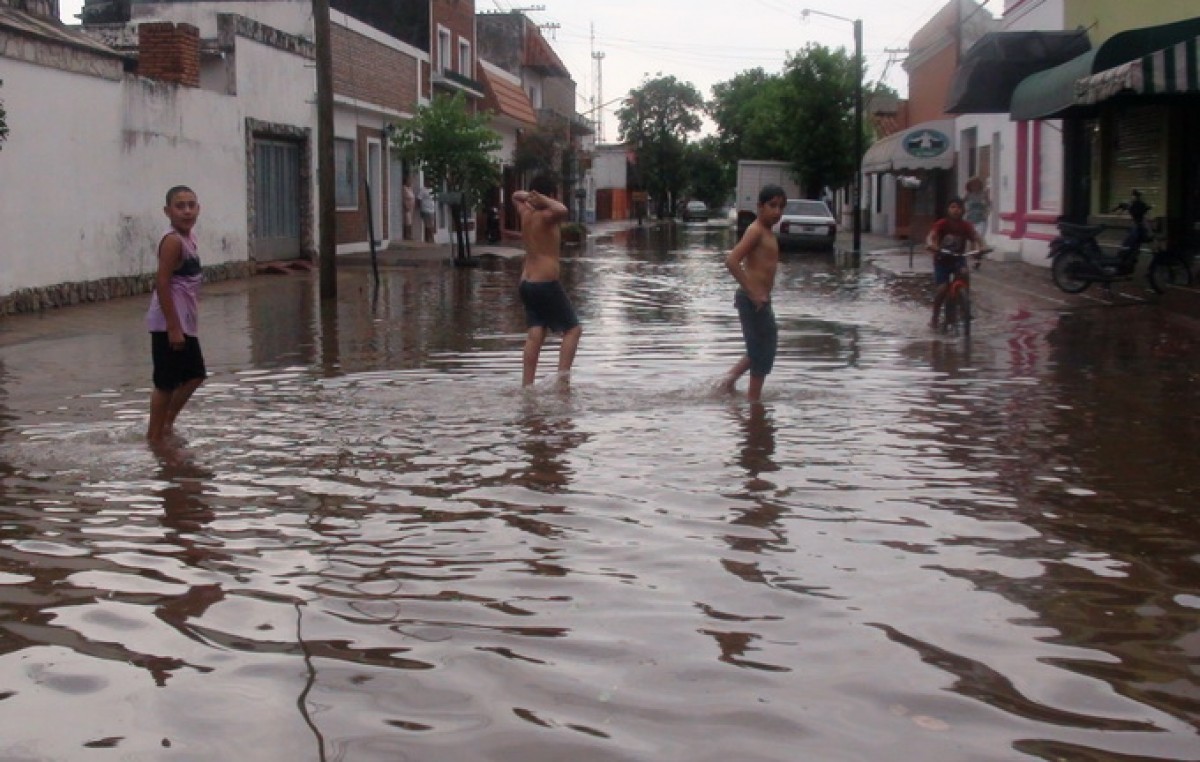 Comunas Correntinas en crisis por el temporal, en alerta por copiosas lluvias