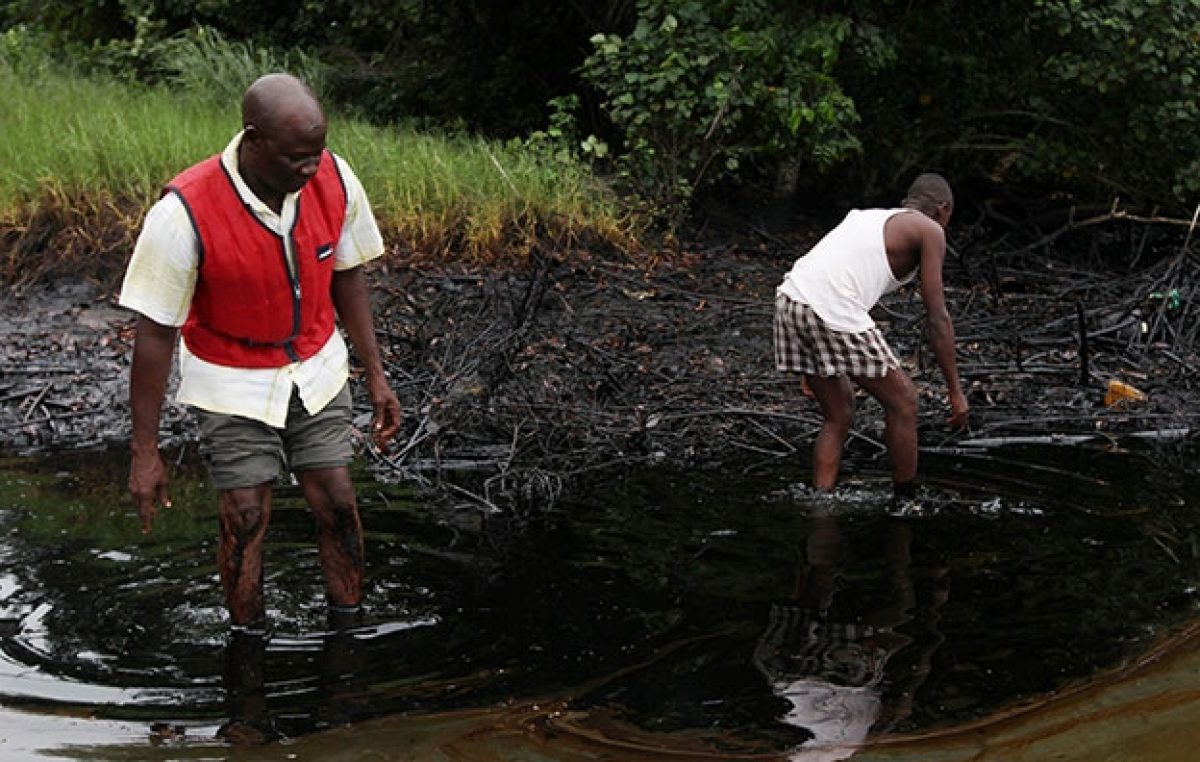 Una comunidad de pescadores de Nigeria cobrará más de 80 millones de dólares por un derrame de petróleo