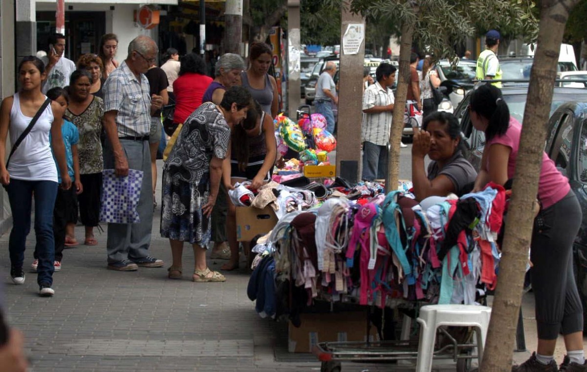 Ventas callejeras suben 41% en Mendoza