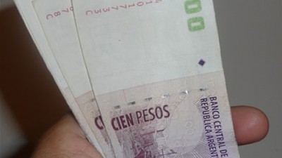 Bono a los municipales de Río Cuarto: les dan $ 300 pero les quitan la caja navideña