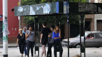 Prometen nueva señalización de las paradas en el centro y avenidas de Córdoba