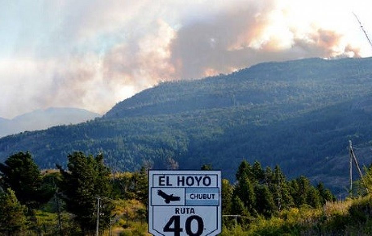 Cerraron el Parque Nacional Lago Puelo por el incendio