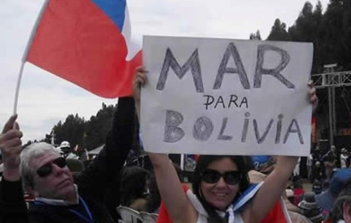 Organizaciones sociales de Chile exigen salida soberana al mar para Bolivia en La Moneda