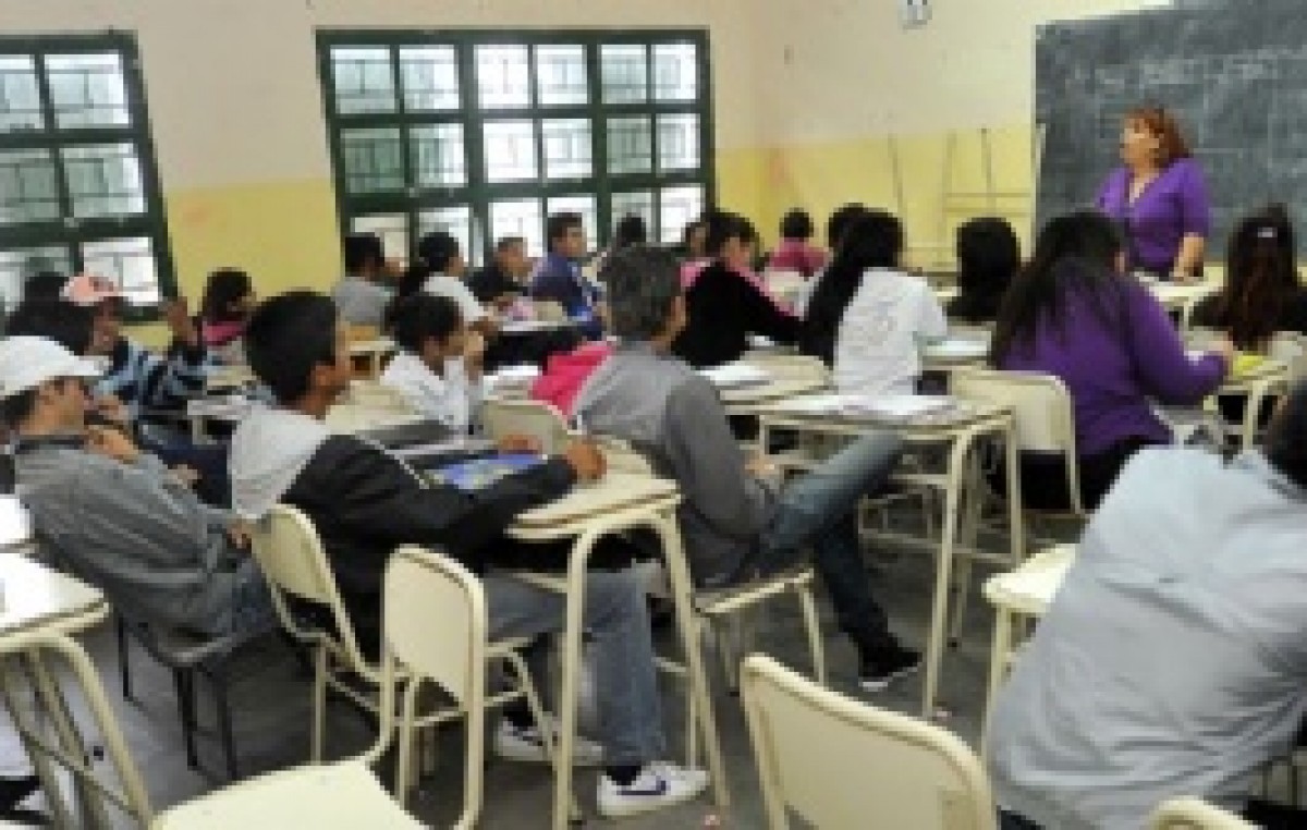 Córdoba: pagarán 15 mil pesos a egresados de secundaria