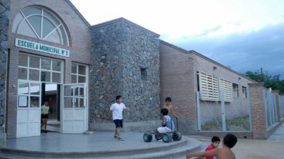 Ahora la ciudad de Catamarca quiere transferir sus escuelas a la Provincia