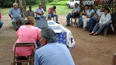 Orán: Asesoran a vecinos para que emprendan iniciativas rurales