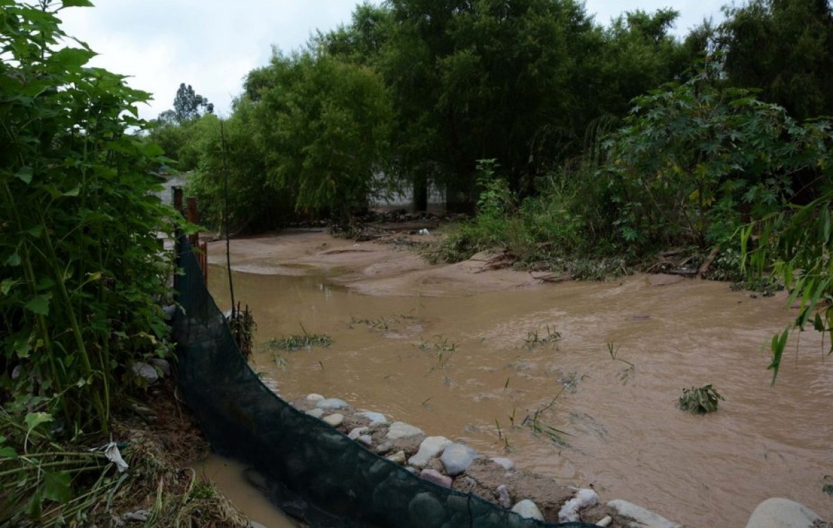 Ríos desbordados dejan viviendas inundadas en Jujuy