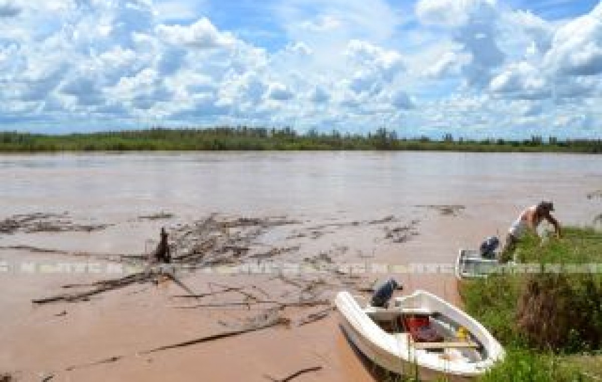 Chaco: Unas 150 familias quedaron anegadas por la crecida del río Teuco