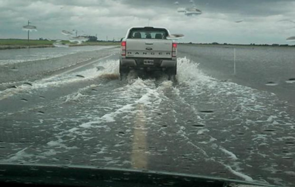 Santa Fe: Monitorean y asisten a las localidades afectadas por las abundantes precipitaciones