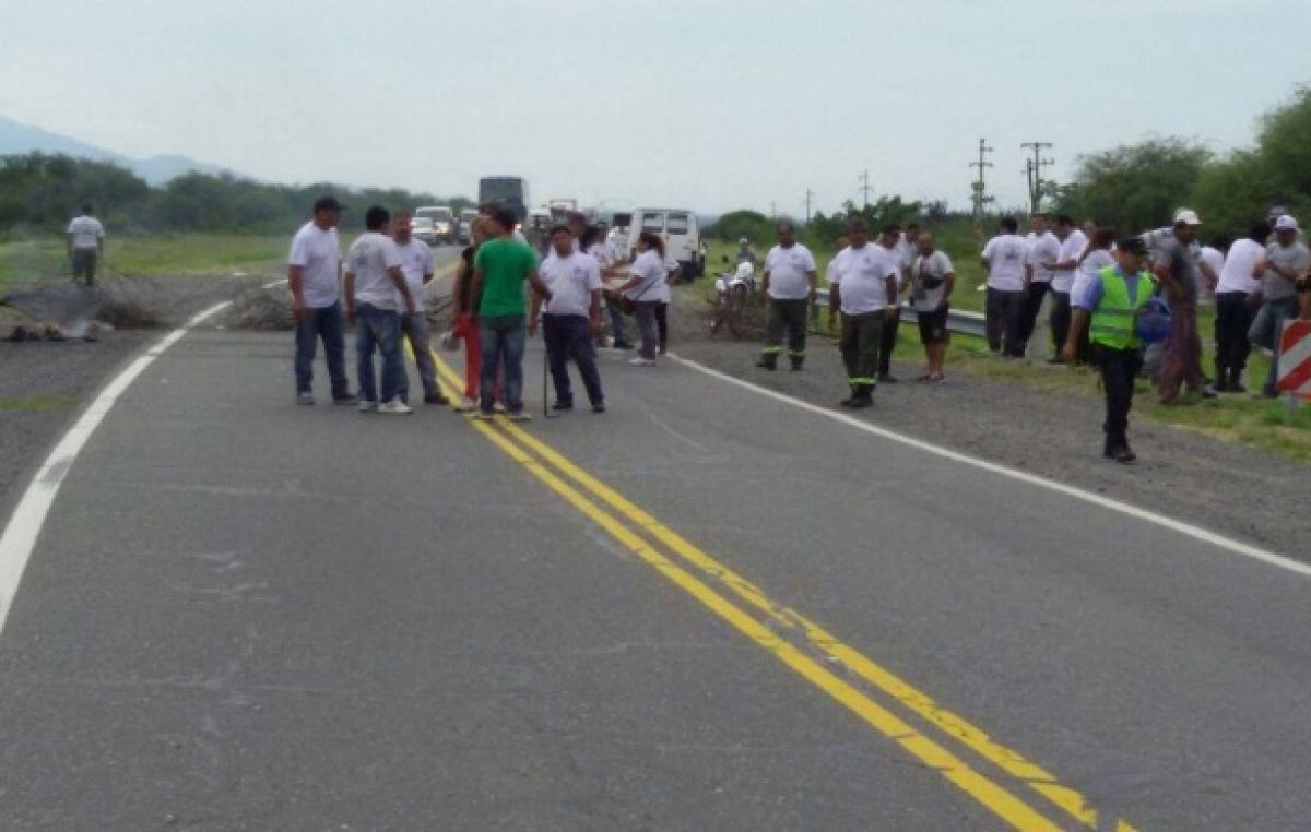 Municipales de Capayán cortaron la ruta Nº 38