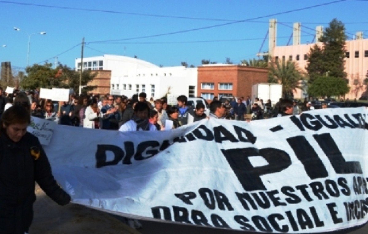 La Rioja: Los trabajadores PIL municipal continúan en la espera