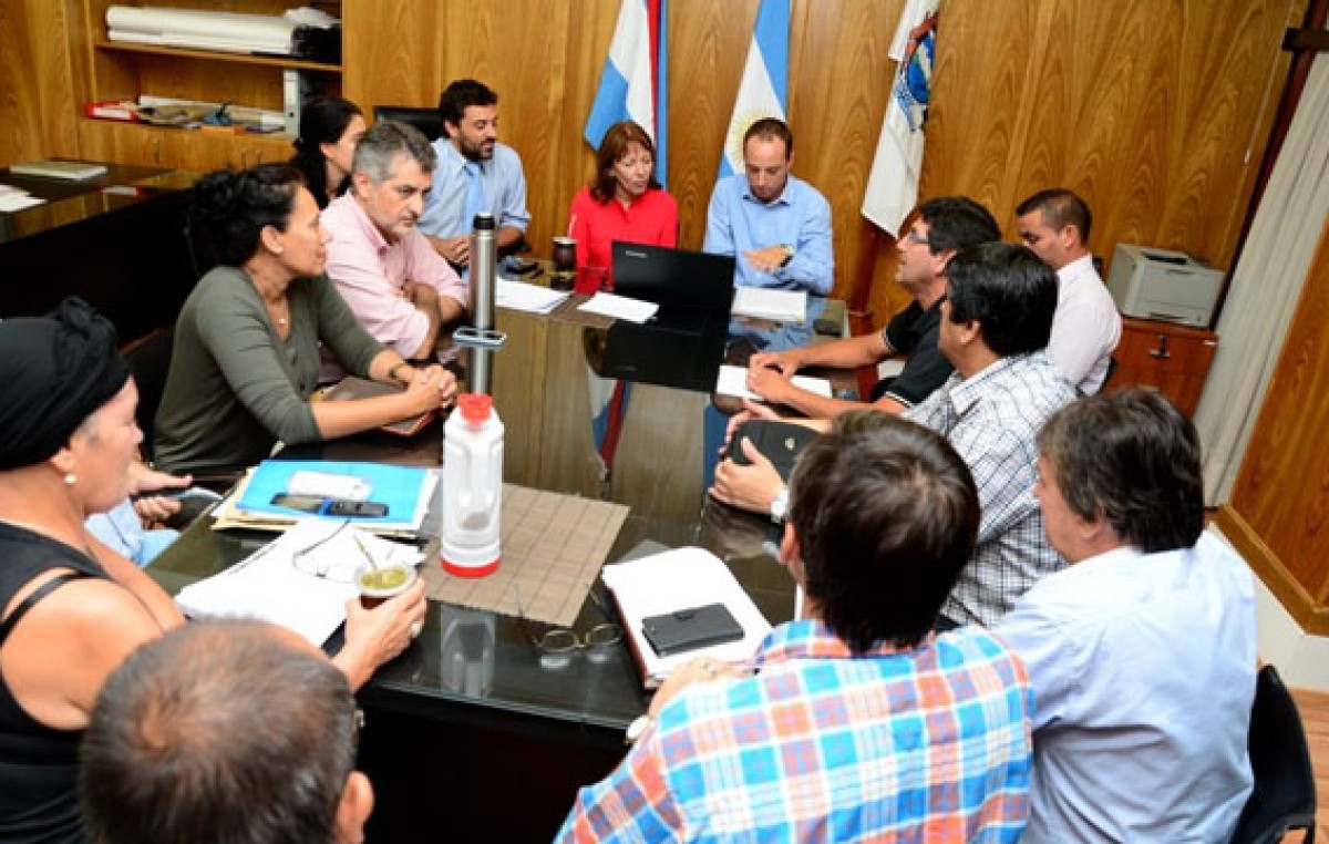 Los sindicatos municipales de Paraná aceptaron un aumento salarial del 34 por ciento en dos tramos