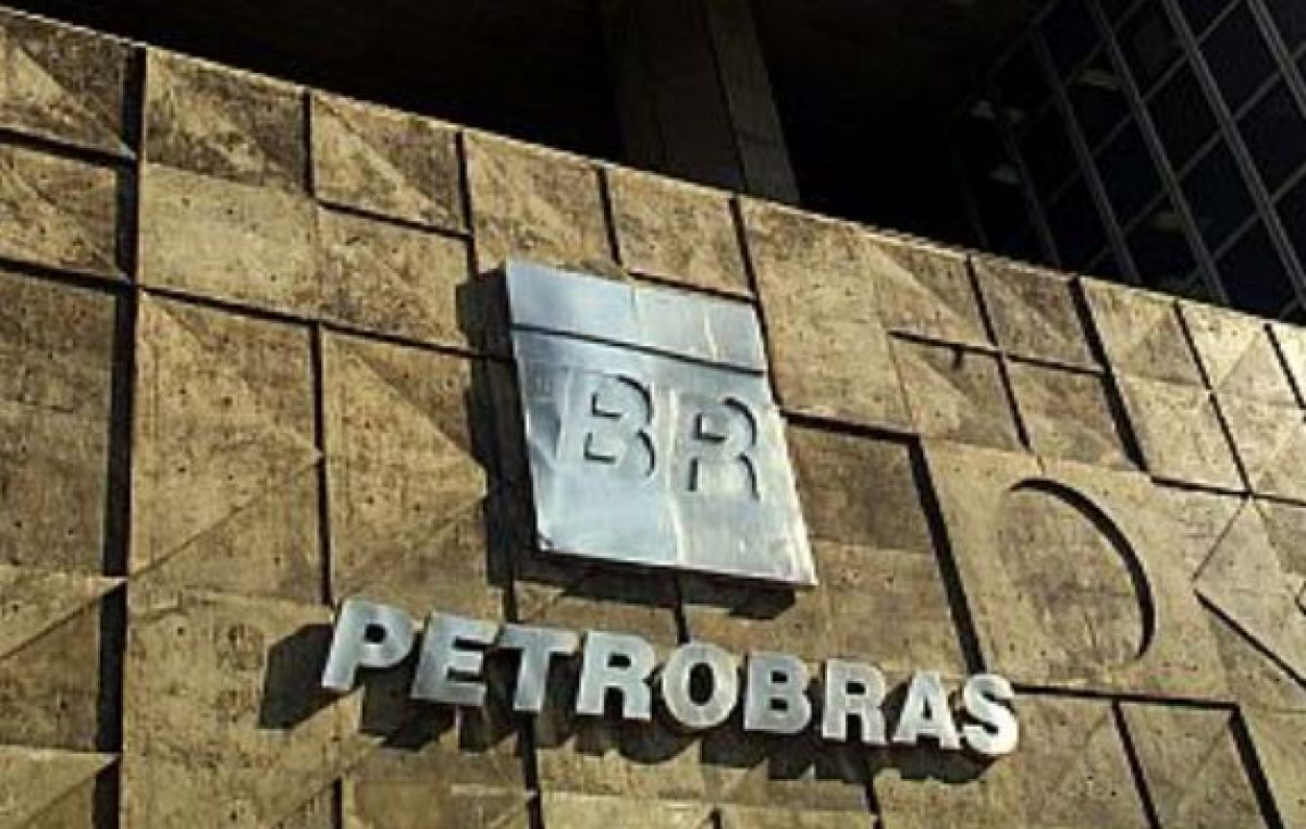 La lista con los nombres de los 54 políticos involucrados en el caso Petrobras desvela a Brasil