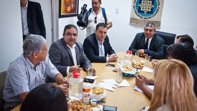 El Intendente de Catamarca se reunió con los concejales del FPV para negociar el adelantamiento de las elecciones municipales