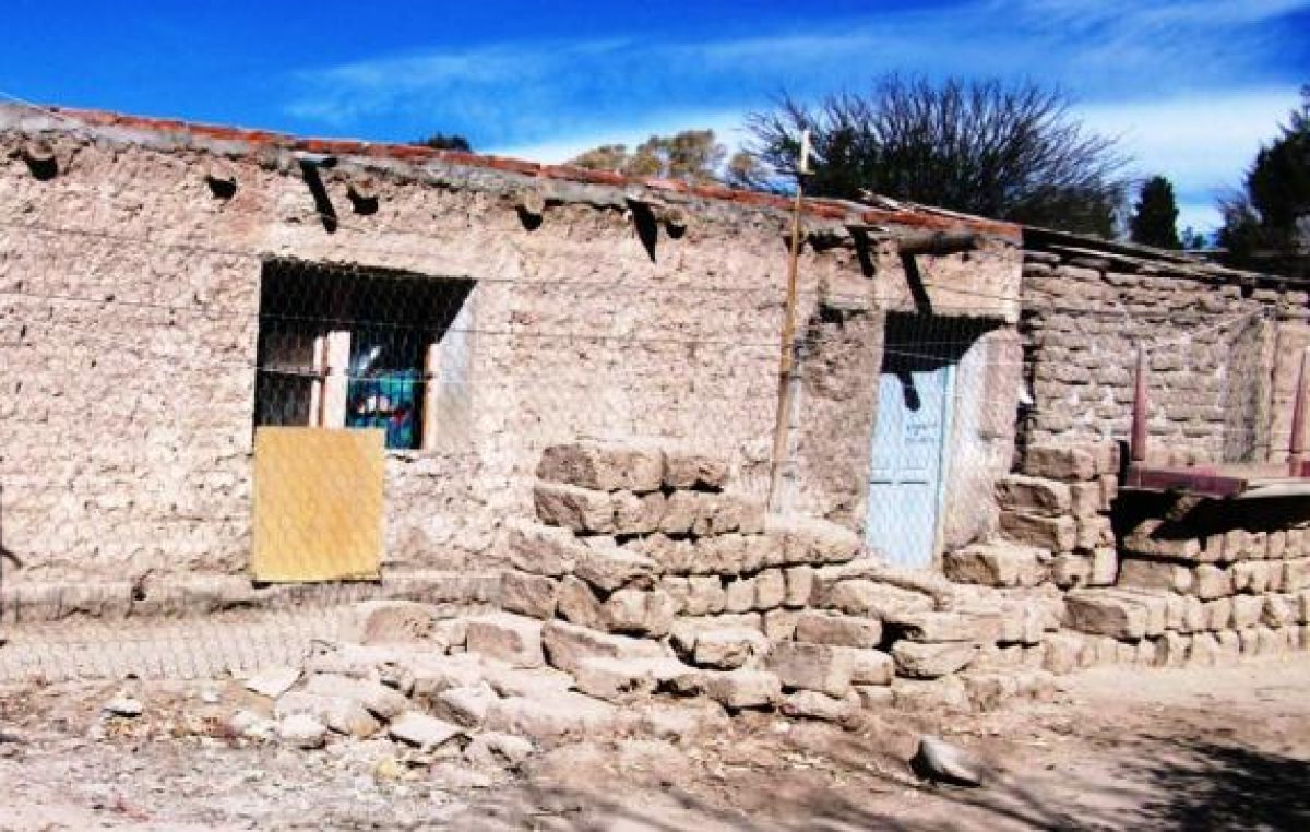 En Jáchal cambian casas de adobe por las de ladrillo