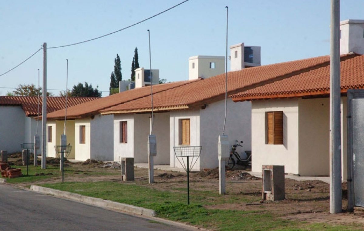 Se firmaron contratos para construir 350 nuevas viviendas en Concepción del Uruguay