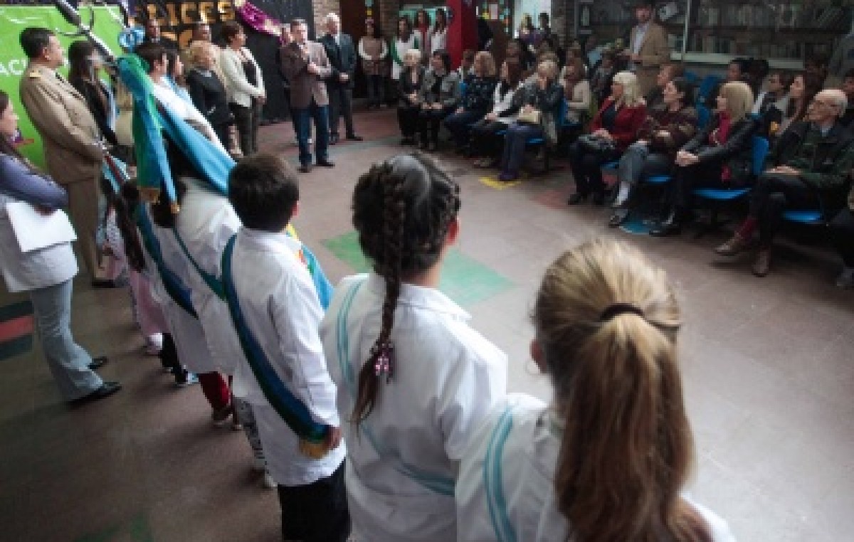 Celebraron el cincuentenario de la Escuela Municipal 3 de Mar del Plata