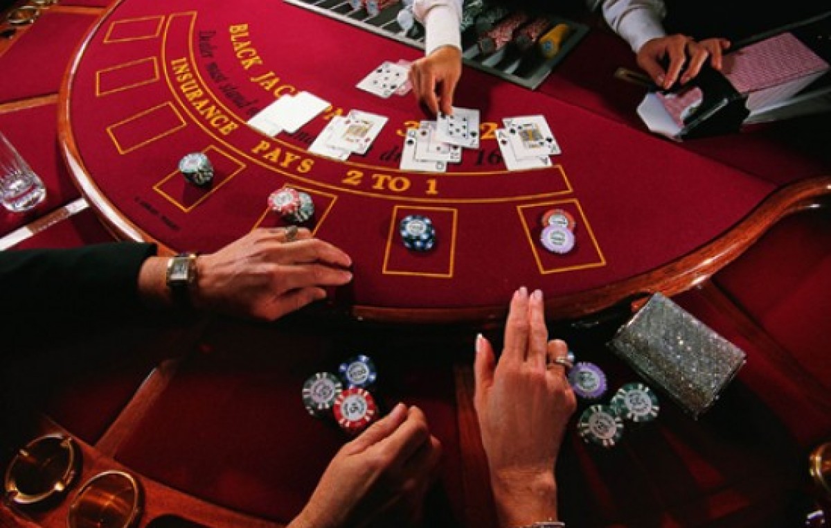 Concejales de Bariloche analizan proyecto que establece restricciones a casinos