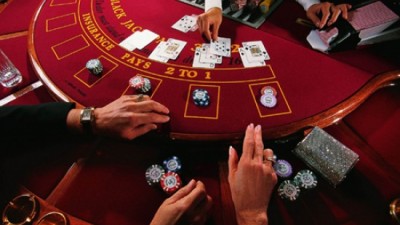 Concejales de Bariloche analizan proyecto que establece restricciones a casinos