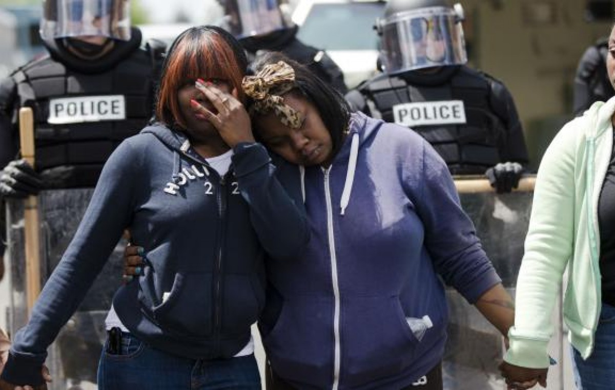 Tropas desplegadas y tensión en Baltimore