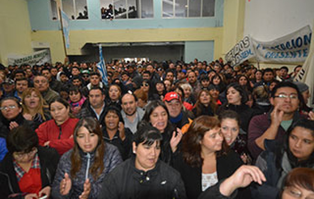Río Gallegos: En conflictivo escenario, agentes municipales profundizan el paro